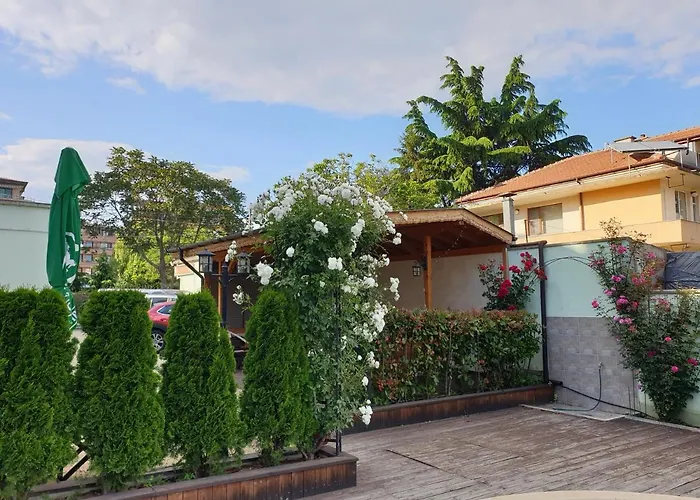 Хотел мирана 3*